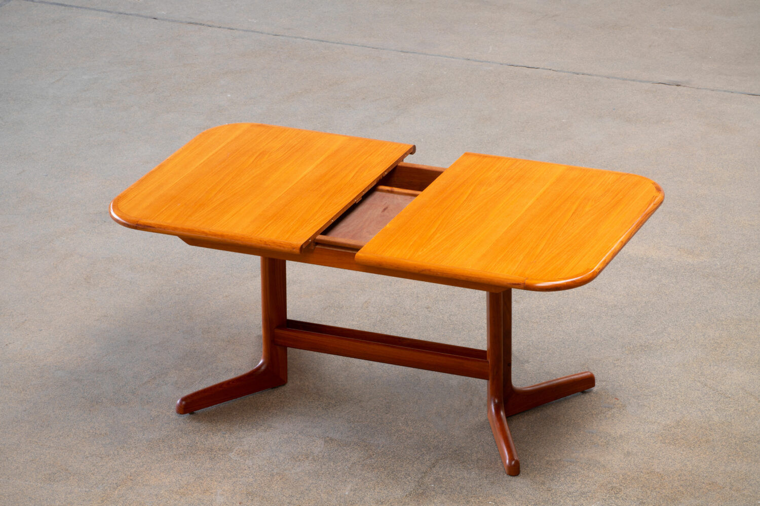 Scandinavian table in teak 1960