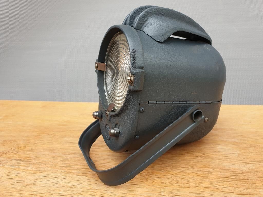 Lita vintage 1950 cinema-theatre projector lamp
