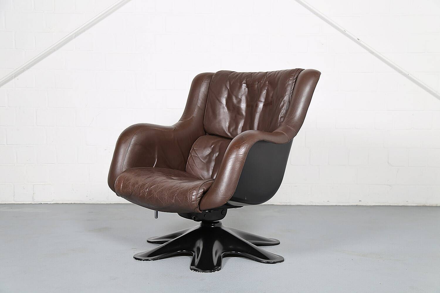 Lounge Chair No. 418 by Finnish Designer Yrjö Kukkapuro for Avarte