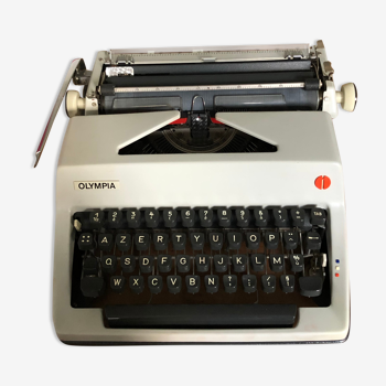 Machine à écrire Olympia Traveller de Luxe