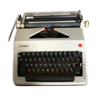 Luxury Olympia Traveller typewriter