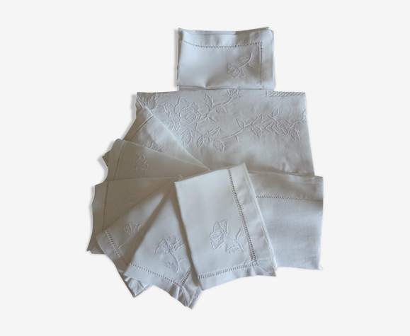 Nappe et serviettes anciennes en lin brodé