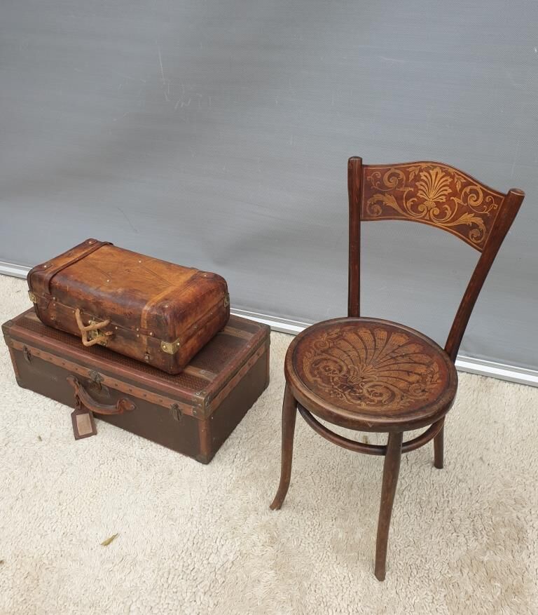 Bistro chair pyroengraved motif 1900 Art Nouveau