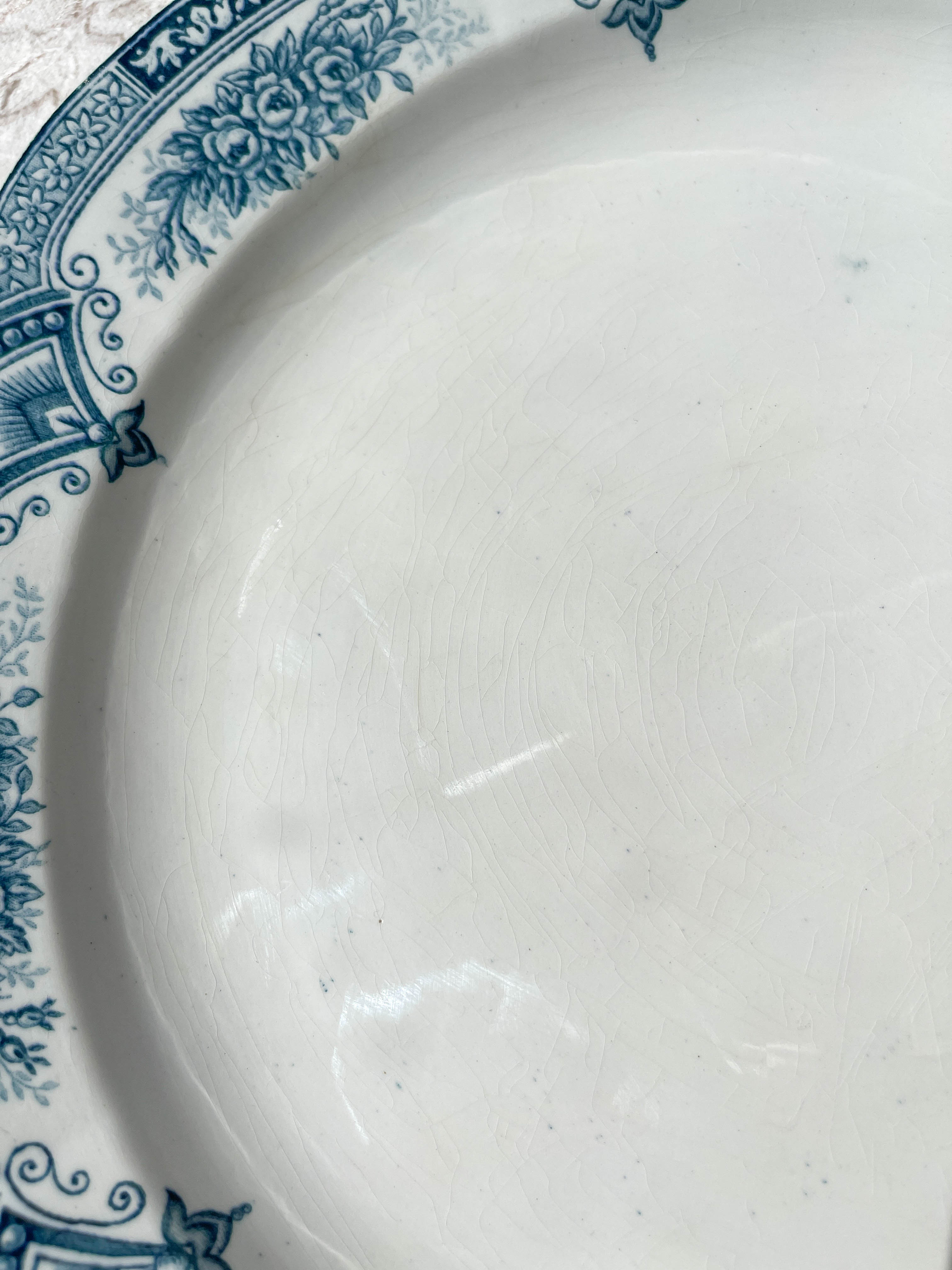 Vintage round dish Terre de fer ONNAING model "PRINTEMPS"