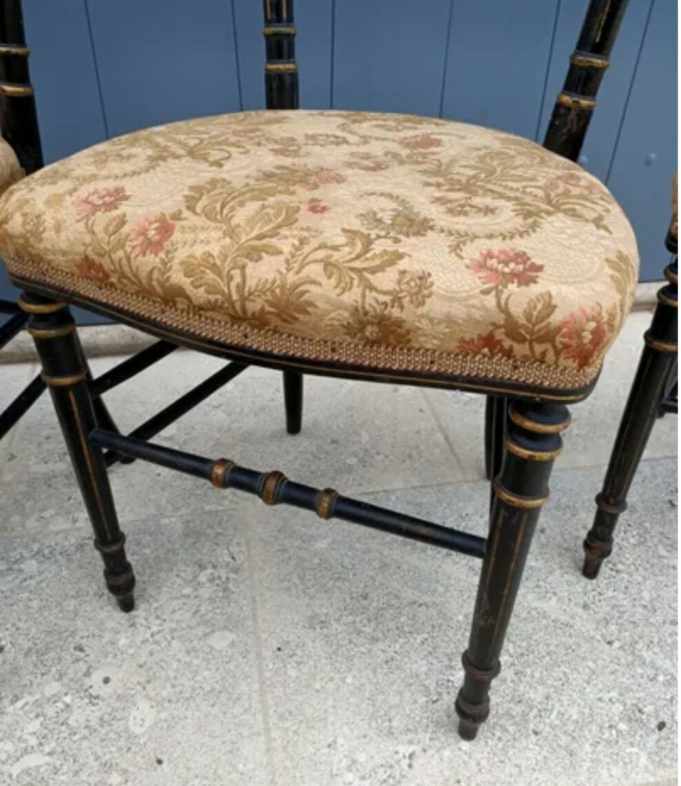 4 Napoleon 3 chairs in very good condition