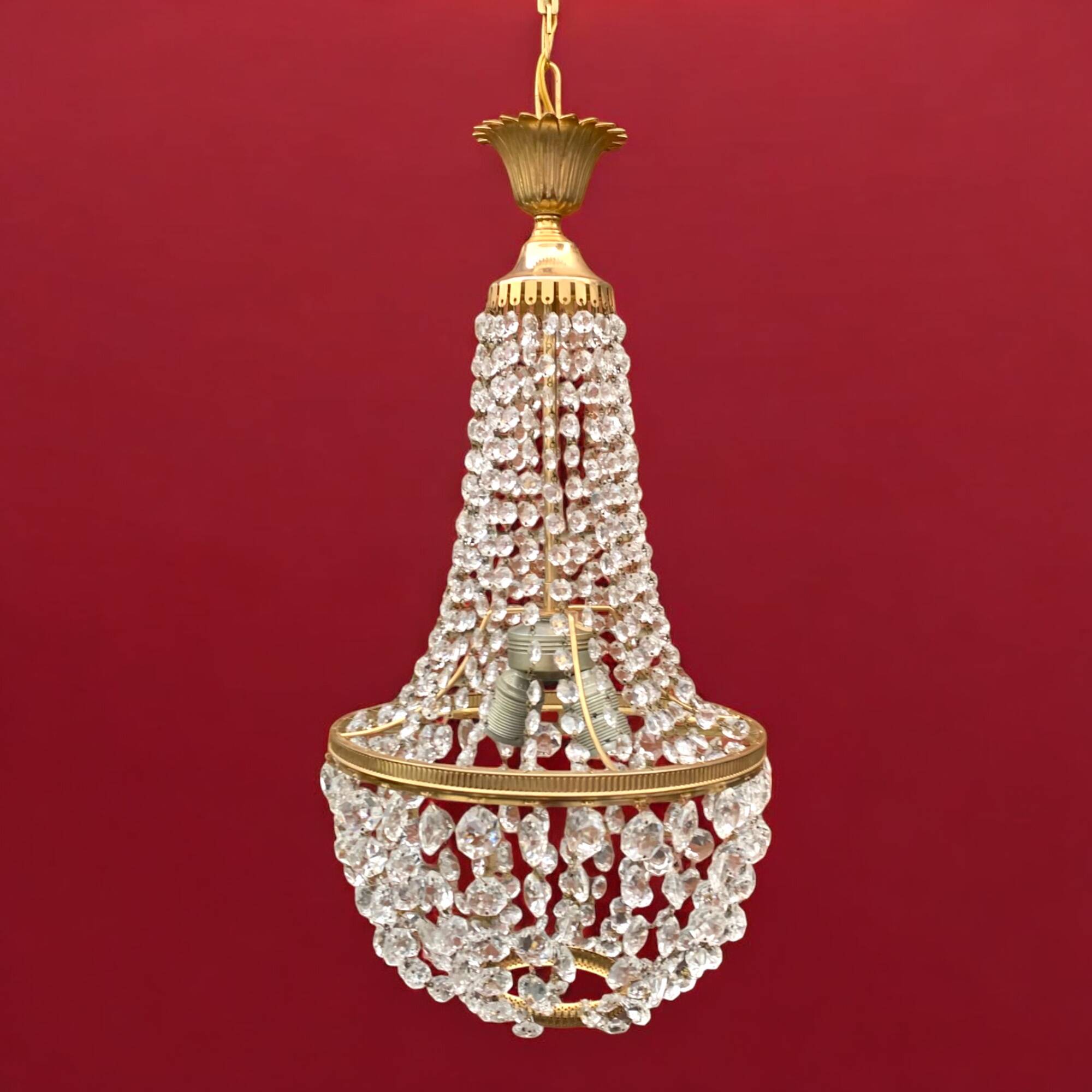 Hot air balloon pendant with glass tassels and gold frame