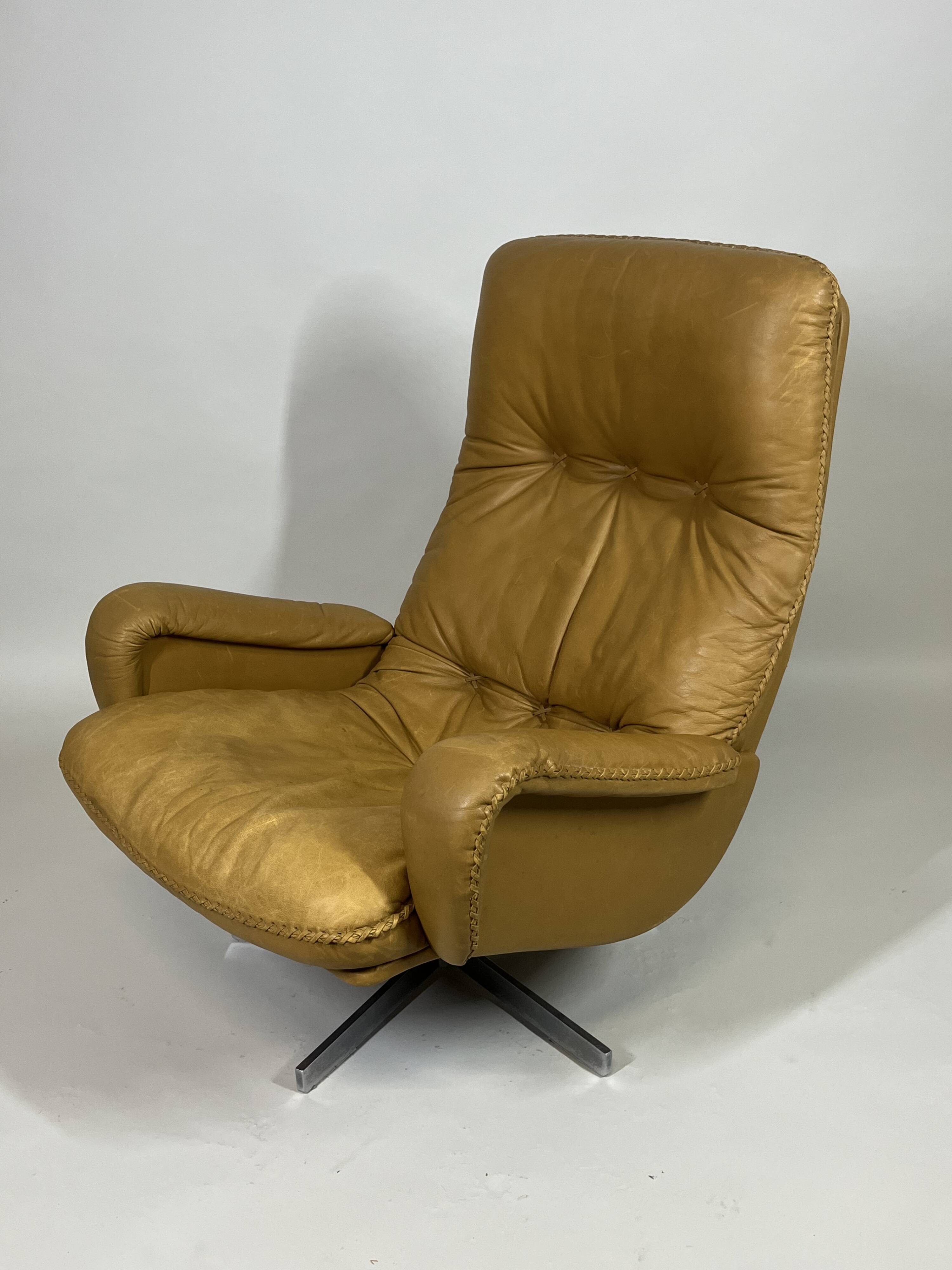 De Sede S231 Swivel Leather Armchair, 1960s