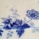 Plat ancien en terre de fer Wood and Brownfield Angleterre modèle Verbena bleu vers 1845