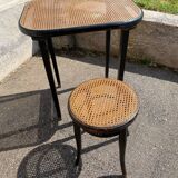 Ensemble table et tabouret thonet