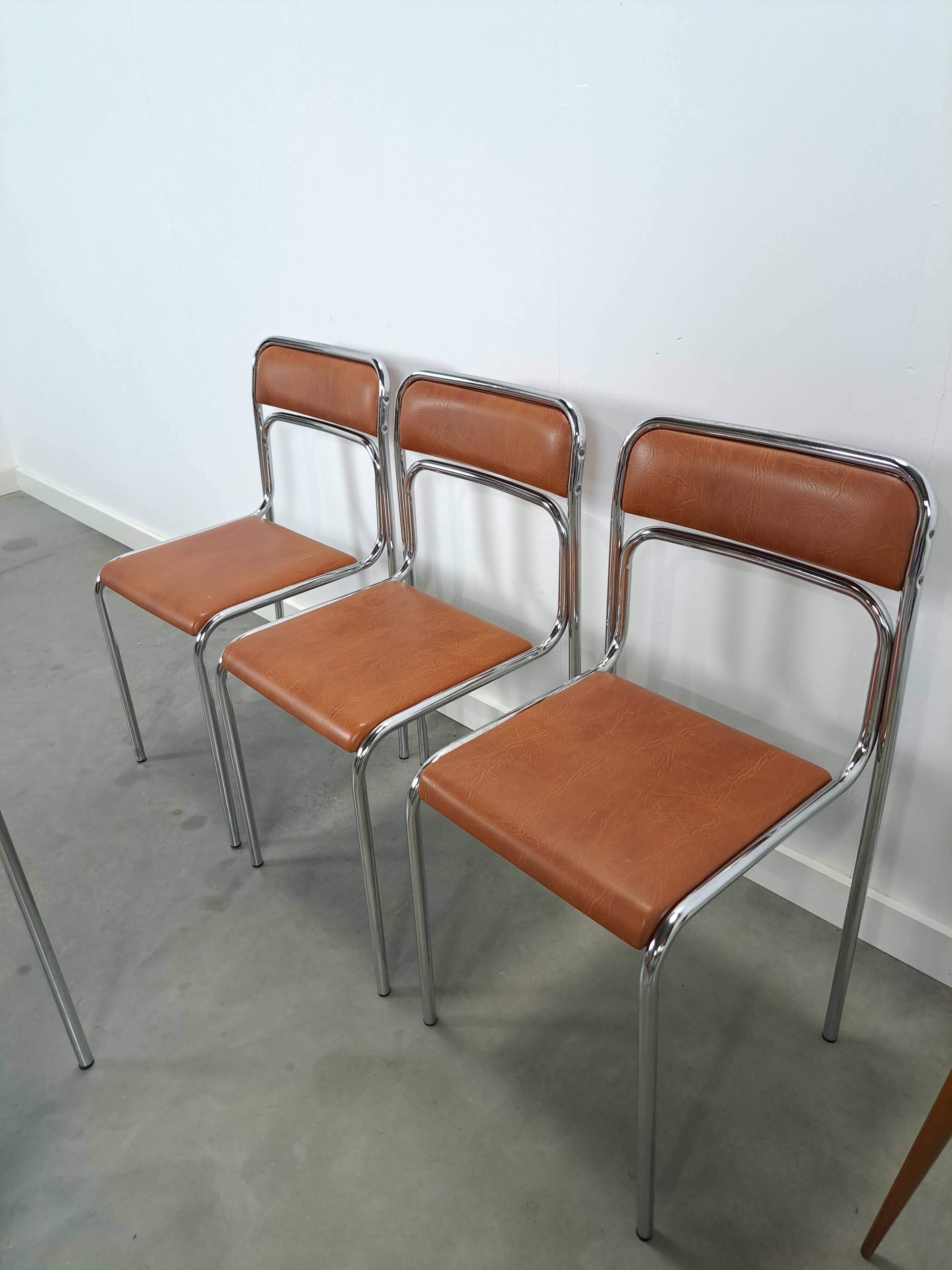 Skai bauhaus chromen Italiaanse buisframe stapelbare stoel