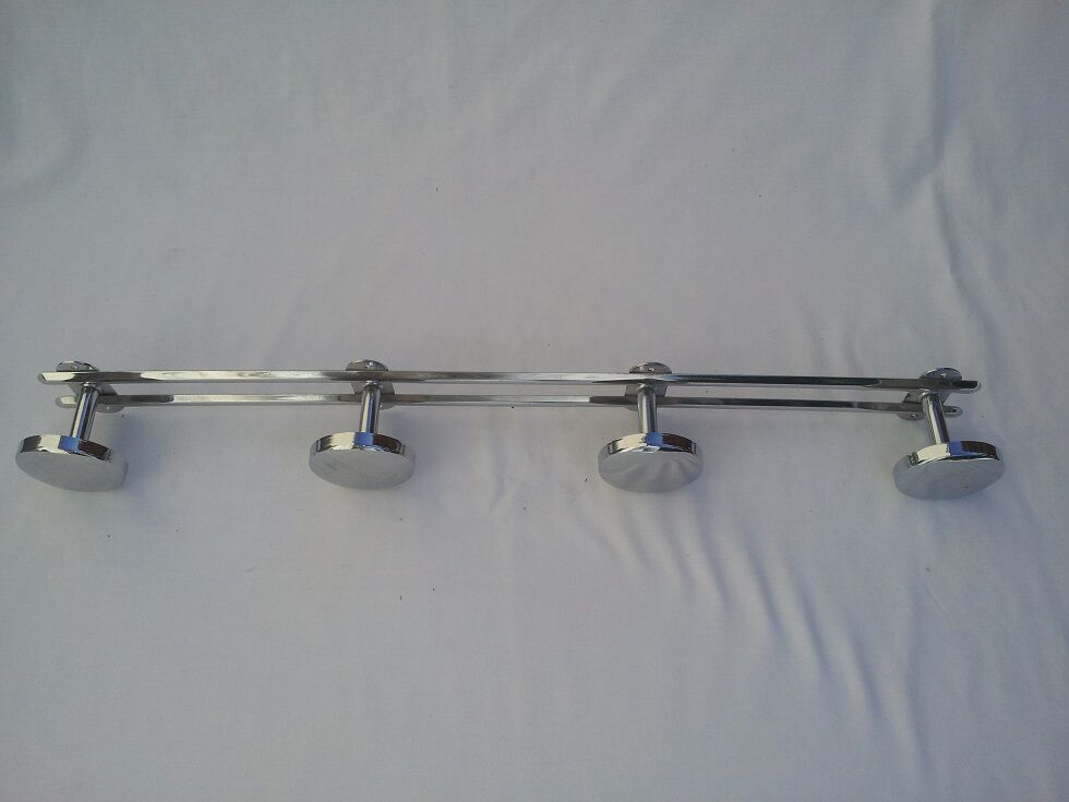 Portemanteau en métal chromé