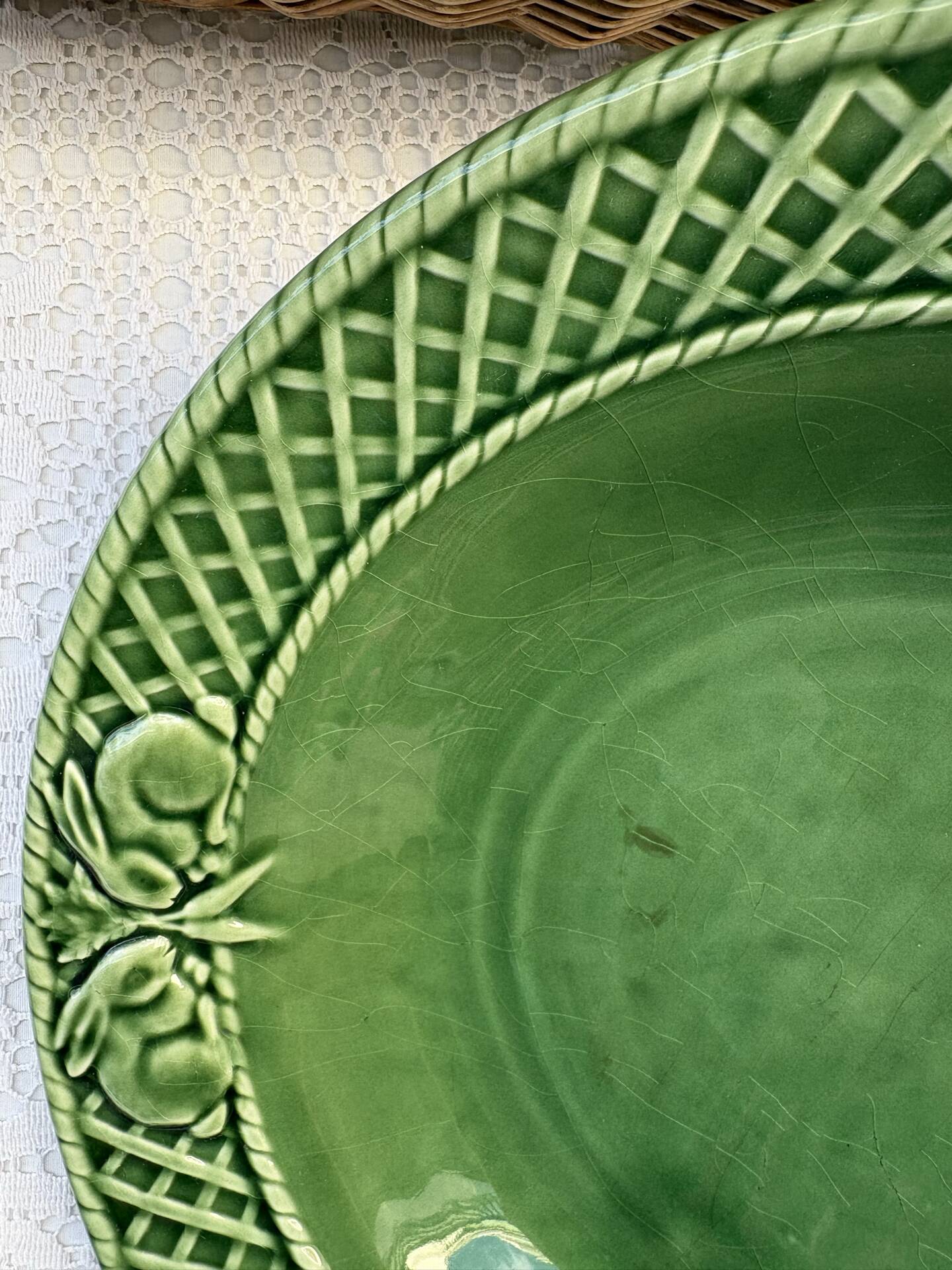 Large woven border salad bowl "Rabbit Green" Bordallo Pinheiro Po