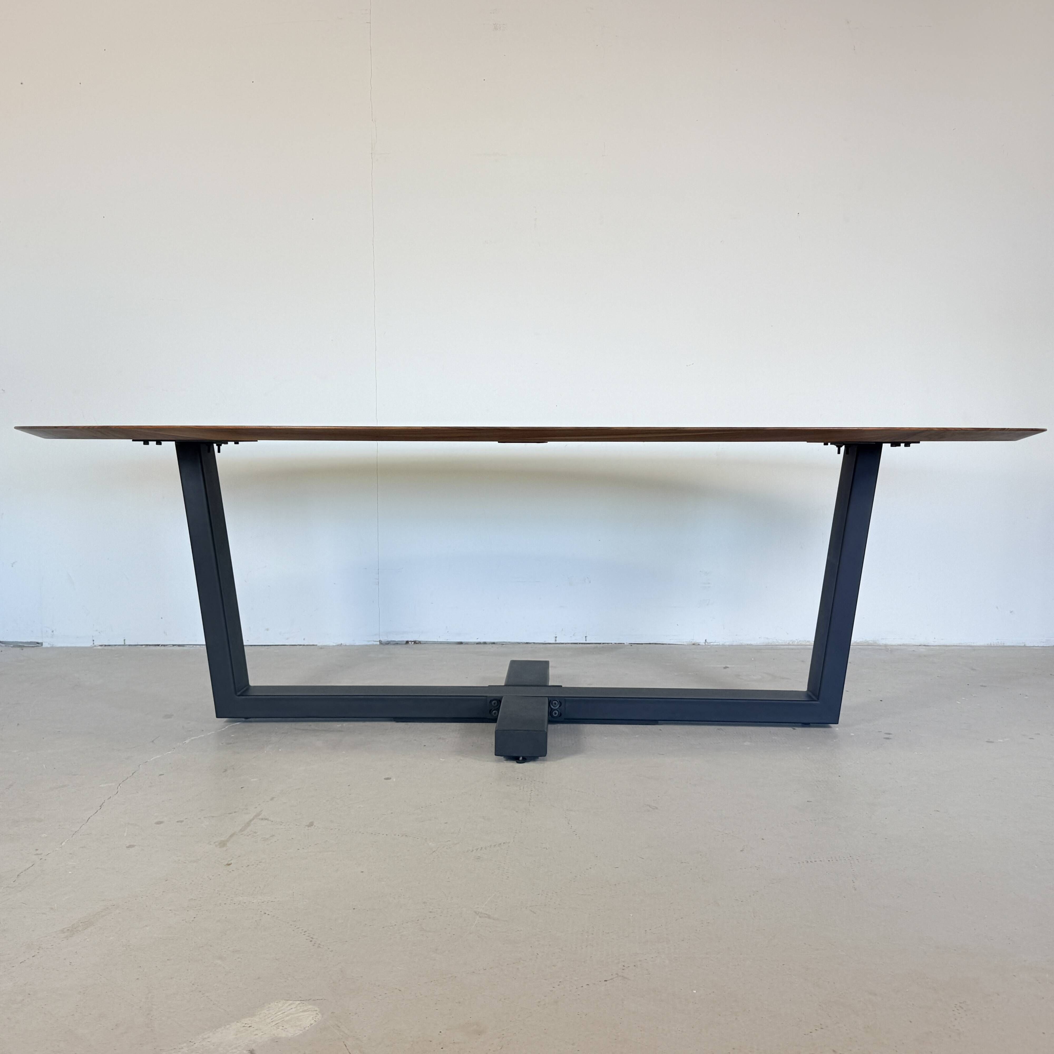 Table à manger ovale en noyer massif 260x120 - Bert Plantagie