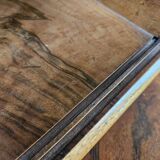 Art Decò display cabinet in walnut burl