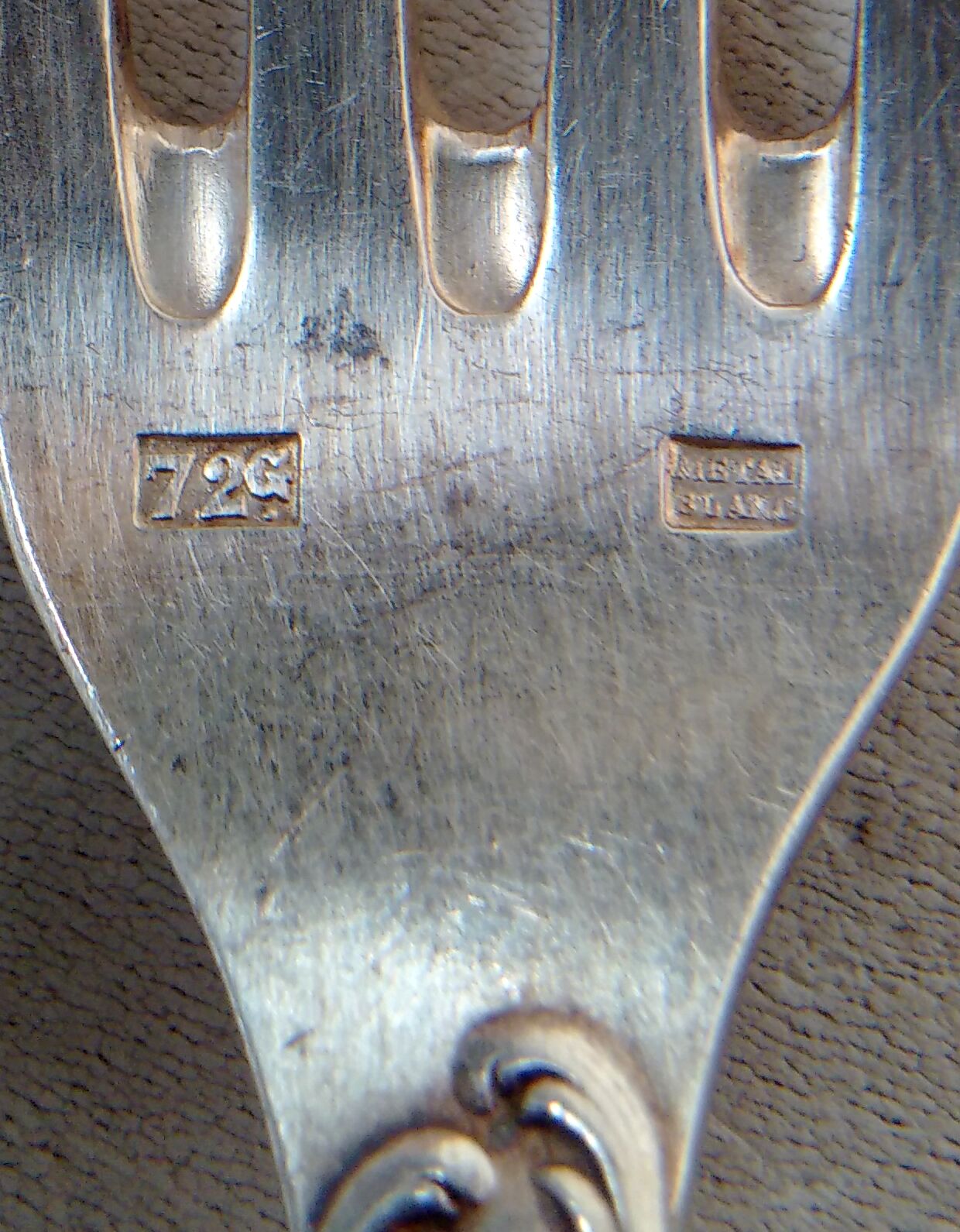 2 cuillères 2 fourchettes métal argenté