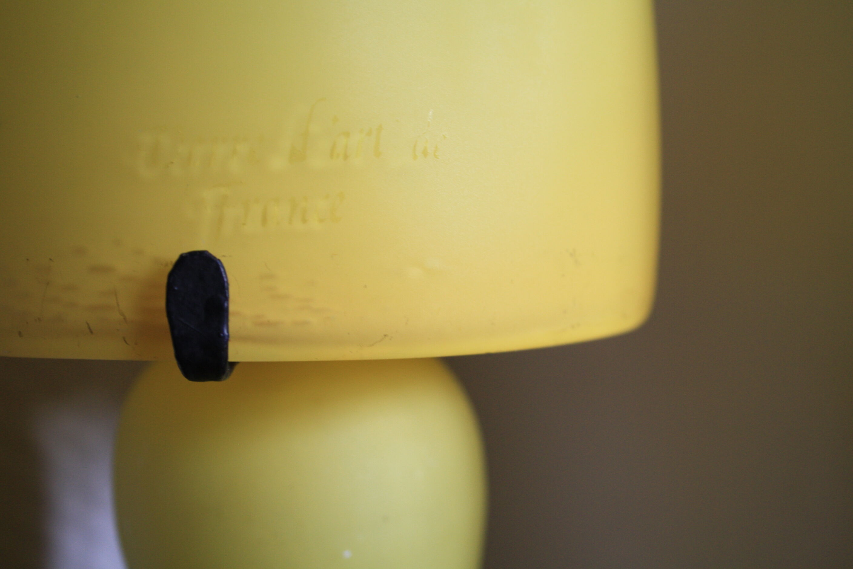 Lampe champignon verre soufflé signée jaune 1970'