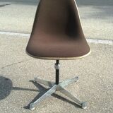 Office chair by Charles end Ray  for Herman Miller  Vitra