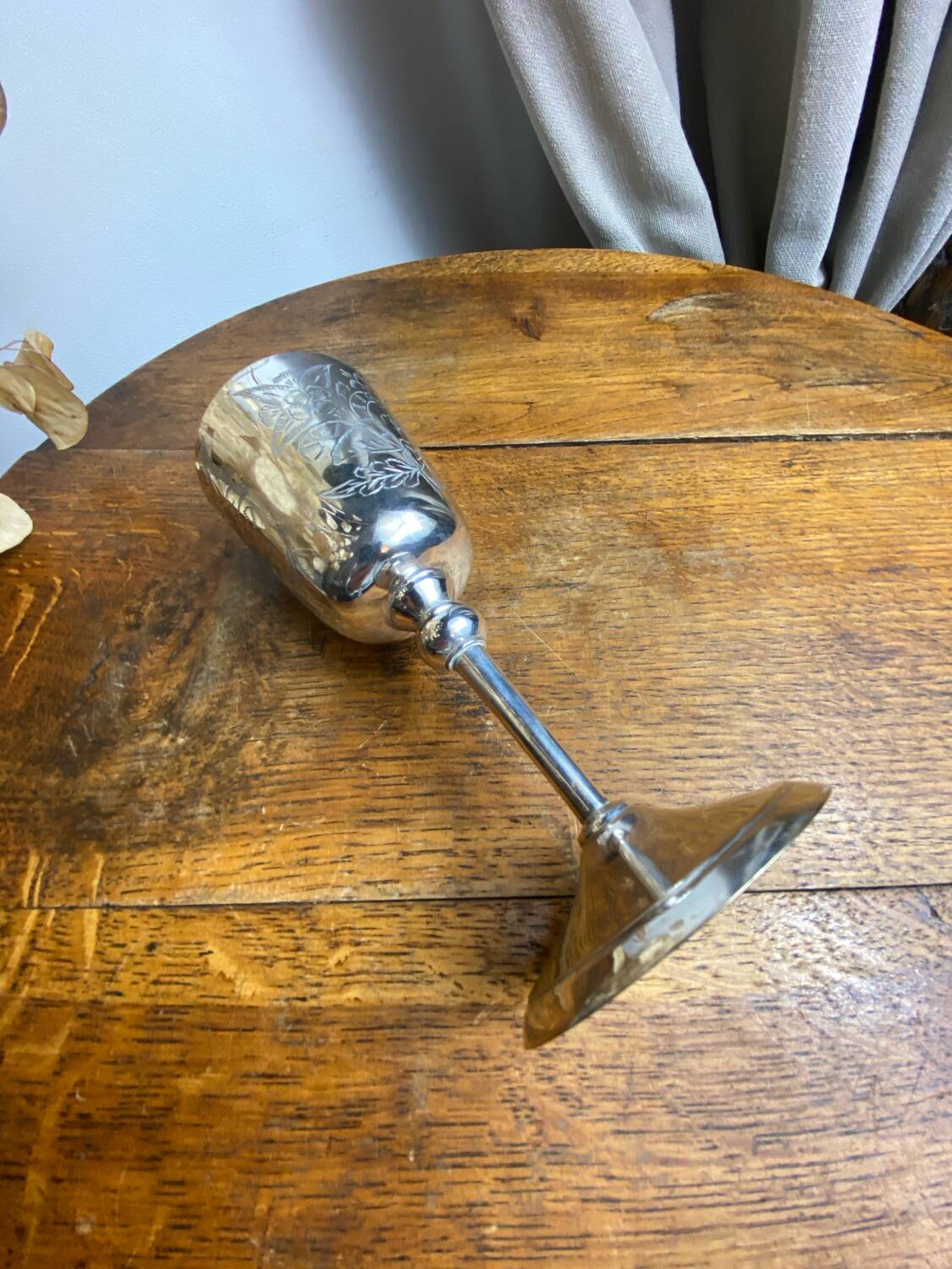 Stemmed glass, engraved silver-plated metal chalice