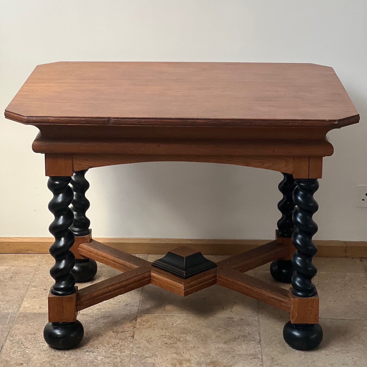 Table 1900