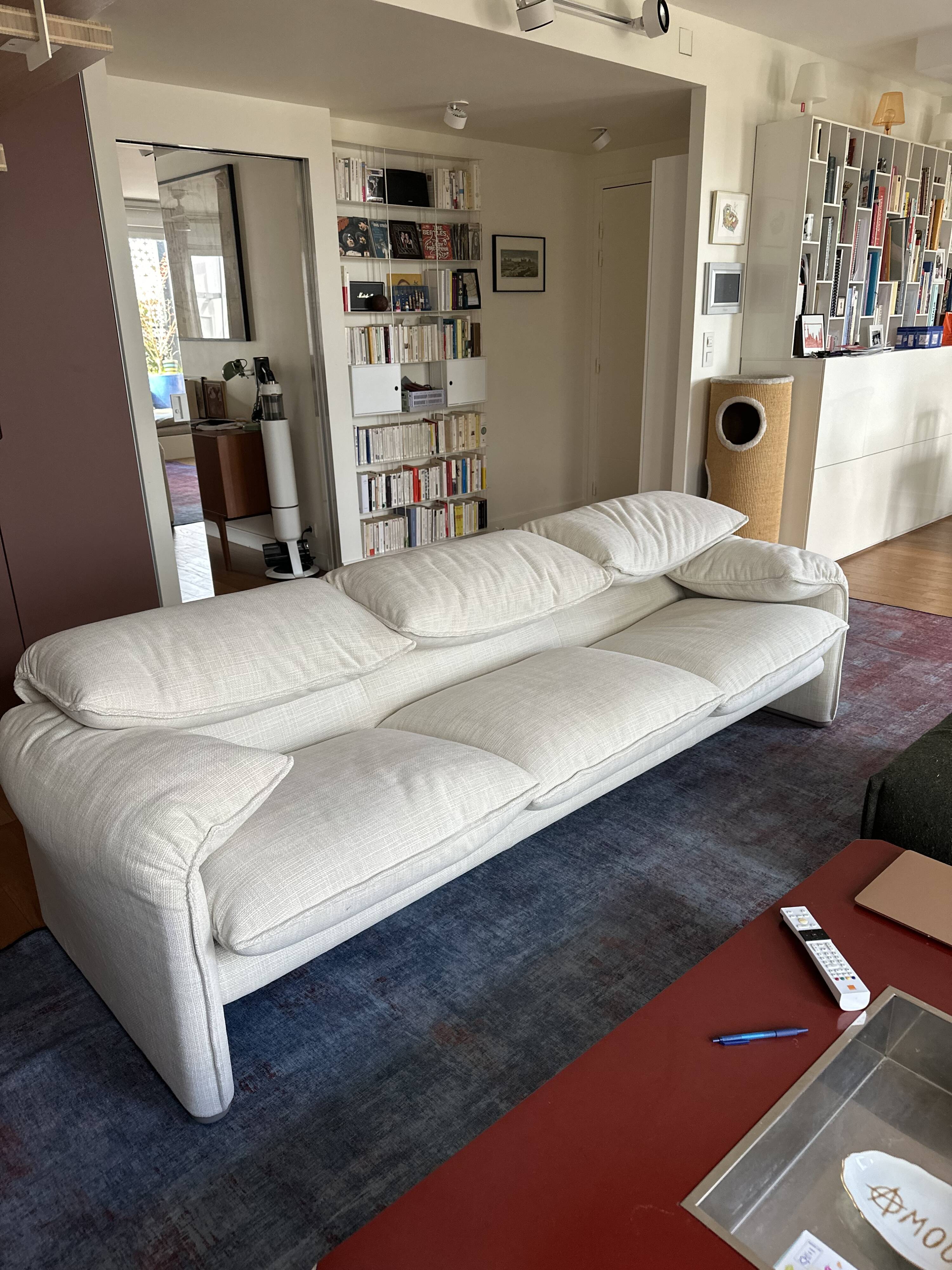 Maralunga 40 Sofa by Cassina