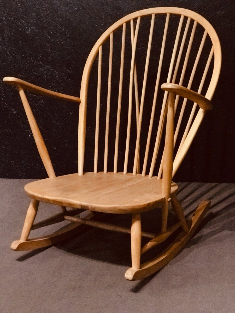 Rocking chair mid-century in light elm by Lucian Ercolani for Ercol