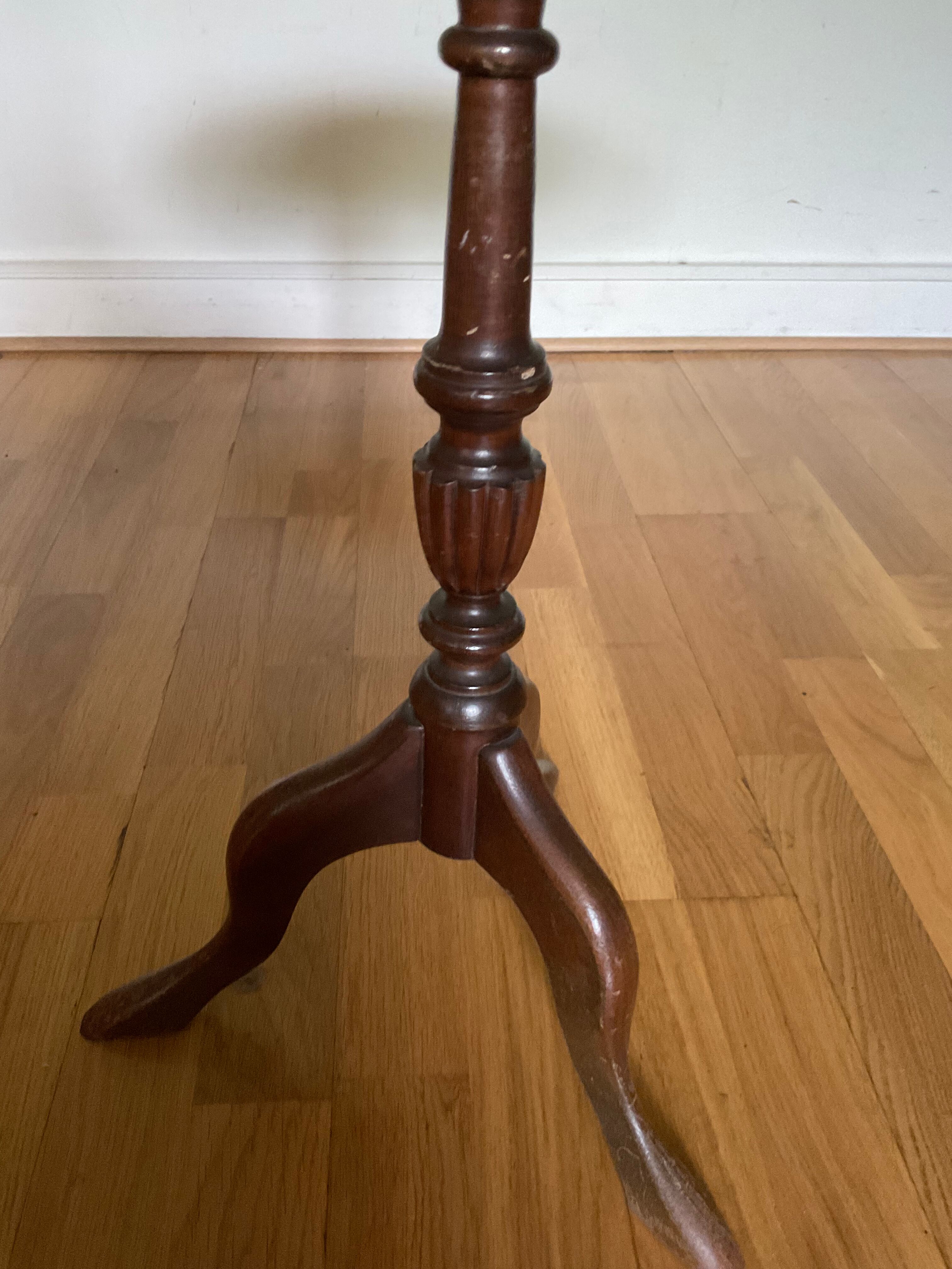 Gueridon tripode d’époque en acajou style XIXéme