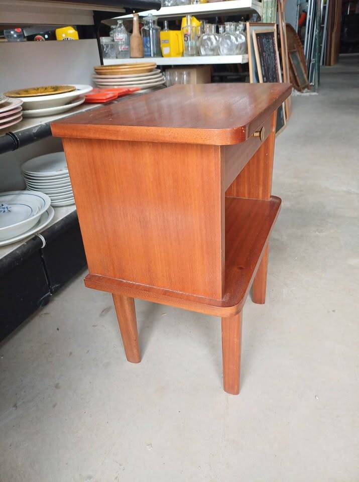 Chevet / Petite Table de Nuit Vintage Mid-Century 1960's ​