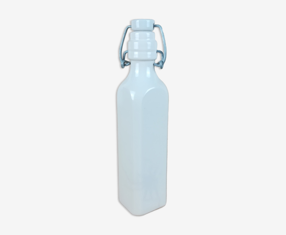 Bouteille en grès carrée