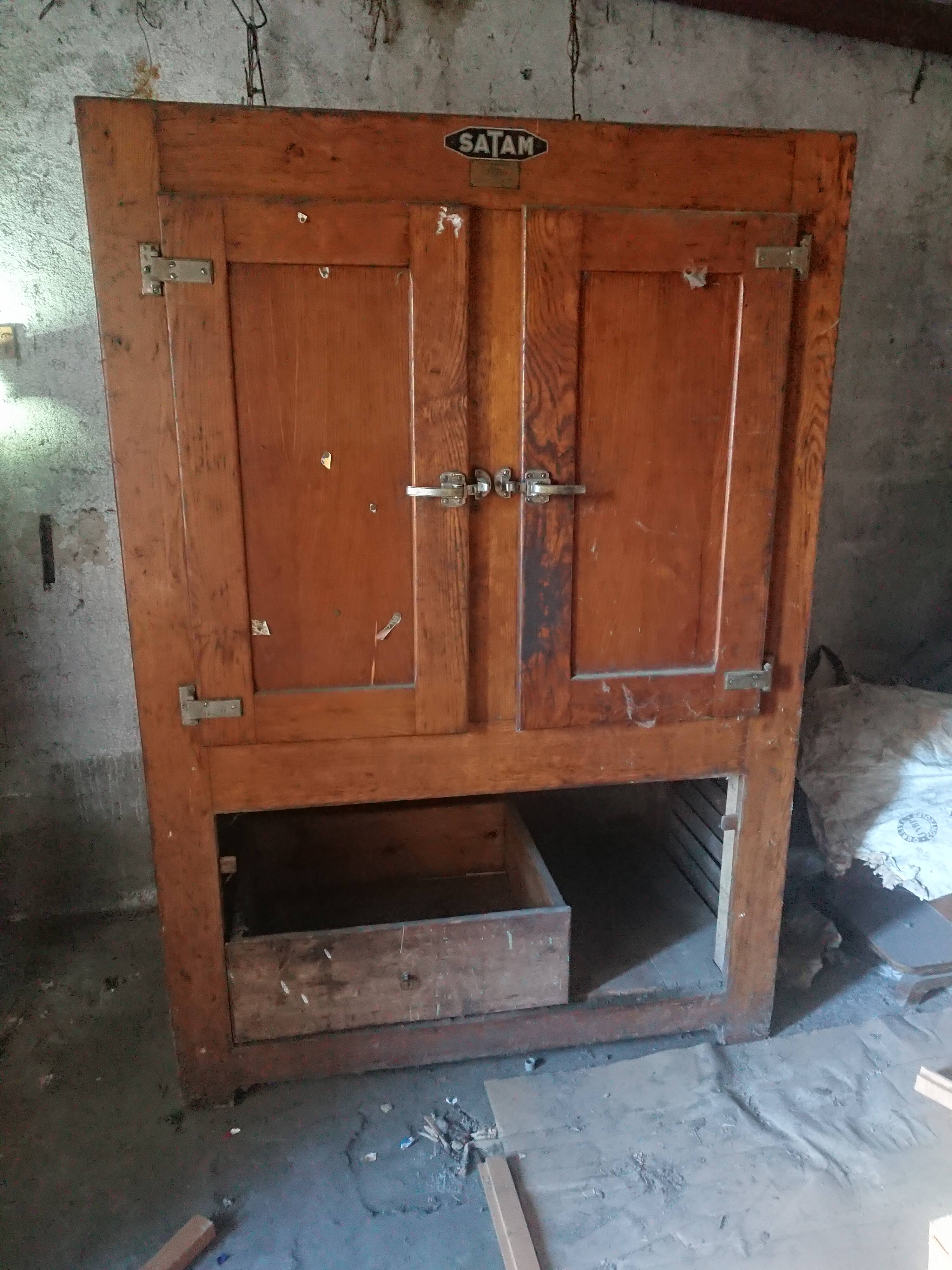 Butcher's refrigerator and ice cream parlor