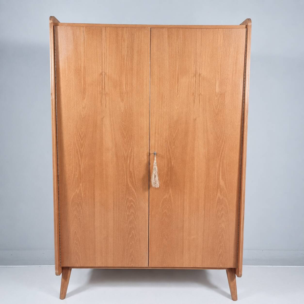 Garde-robe vintage par Tatra Nabytok, années 1970