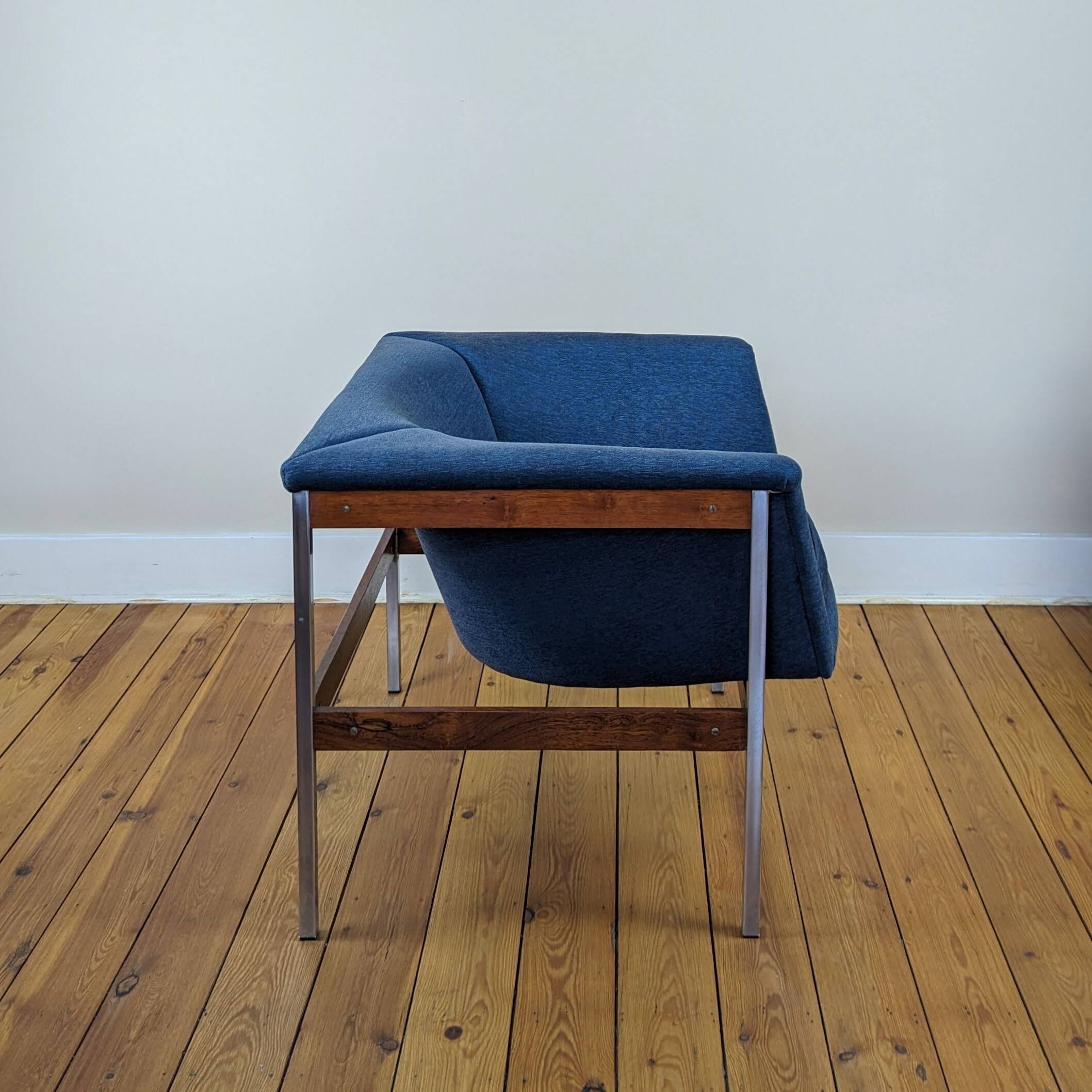 Artifort model 040 lounge chair by Geoffrey Harcourt