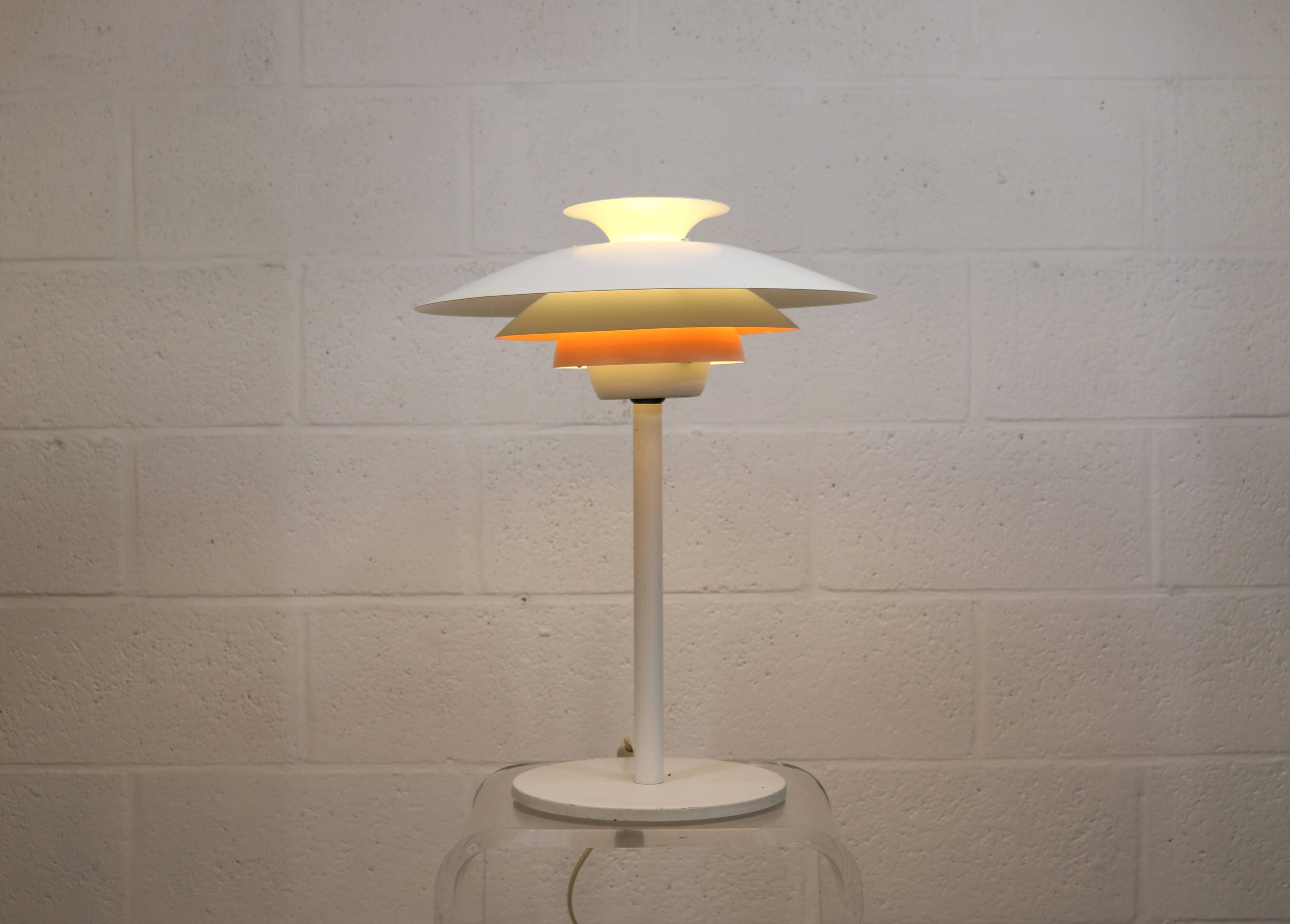 White vintage Danish desk lamp by Jeka Metaltryk - Model Sofie - Denmark 70s