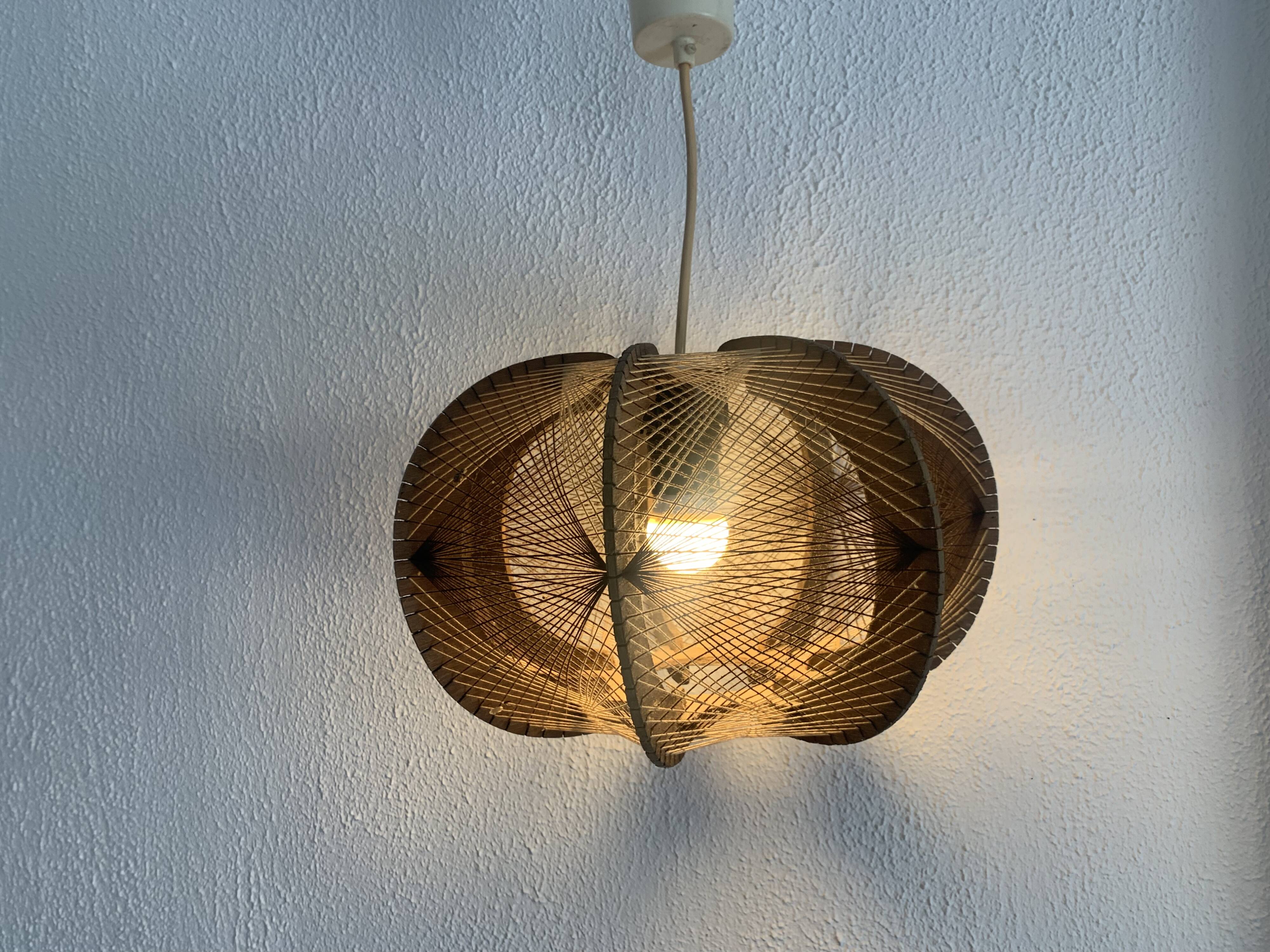 Suspension vintage 1960 scandinave lustre fil et bois - 30 x 21 cm