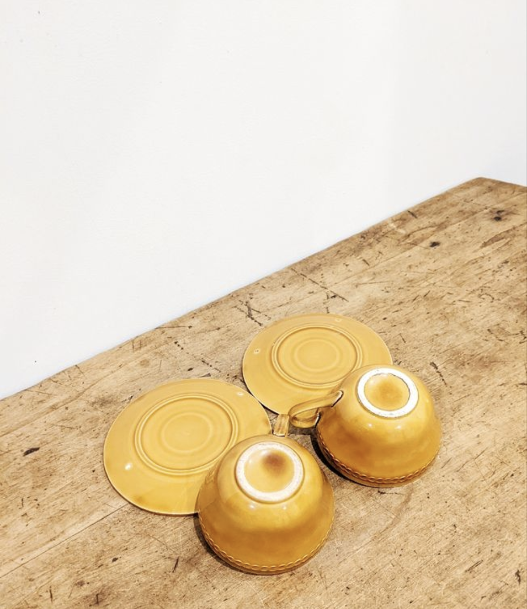2 cups and saucers vintage '70 honey color