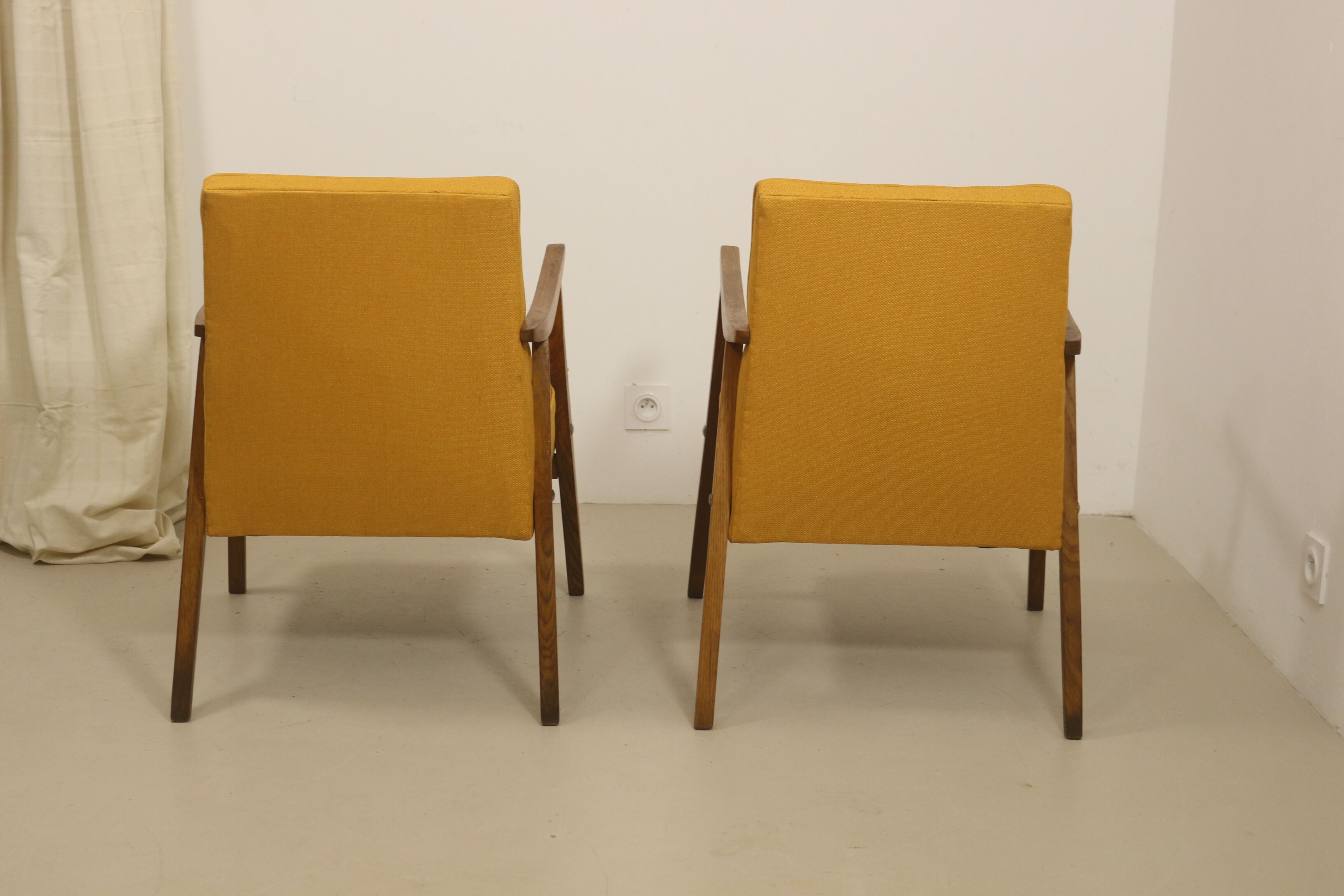 Pair of Scandinavian armchairs 1960 curved armrests. Ref Mimosa