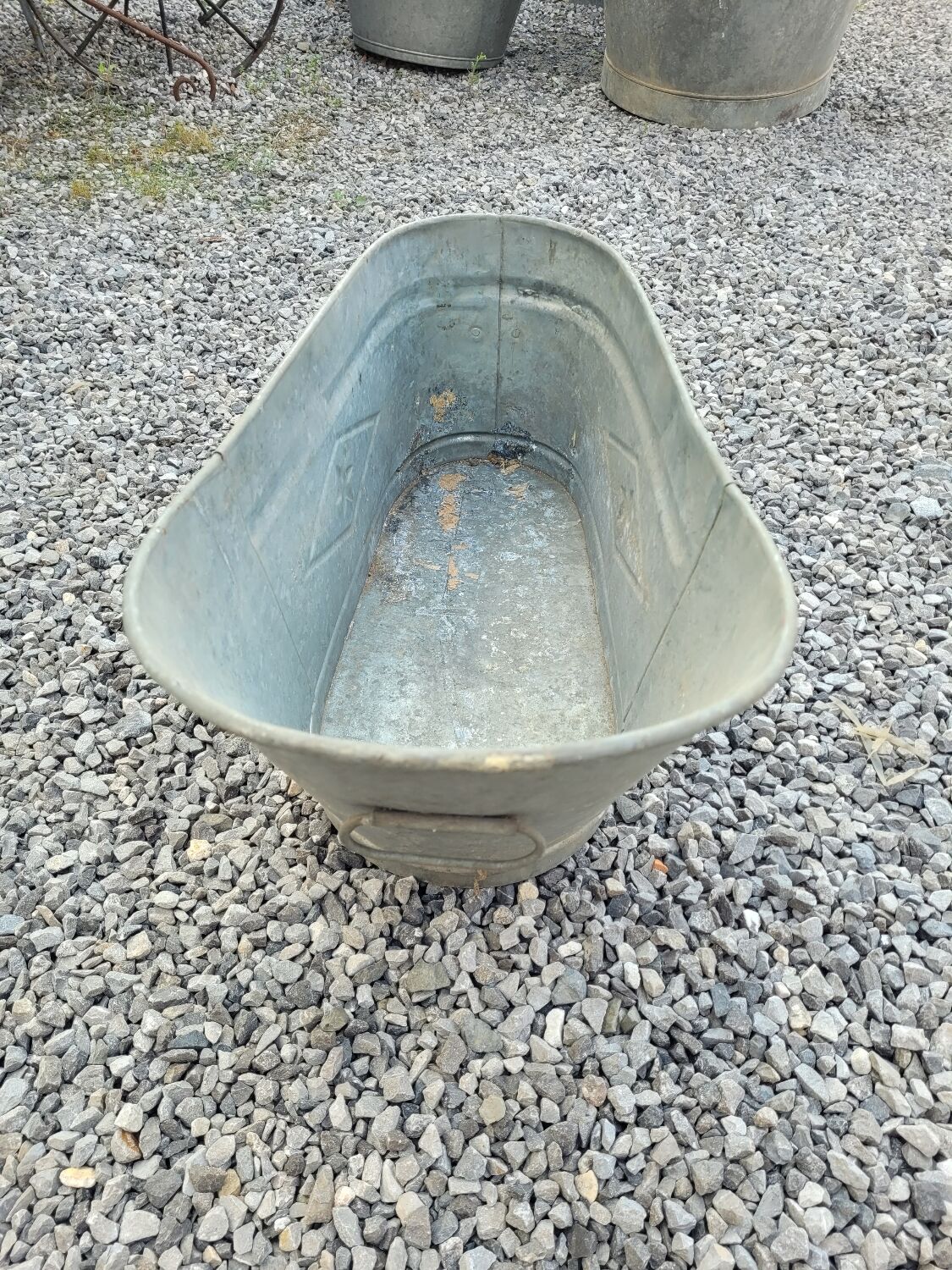 Zinc children's bathtub