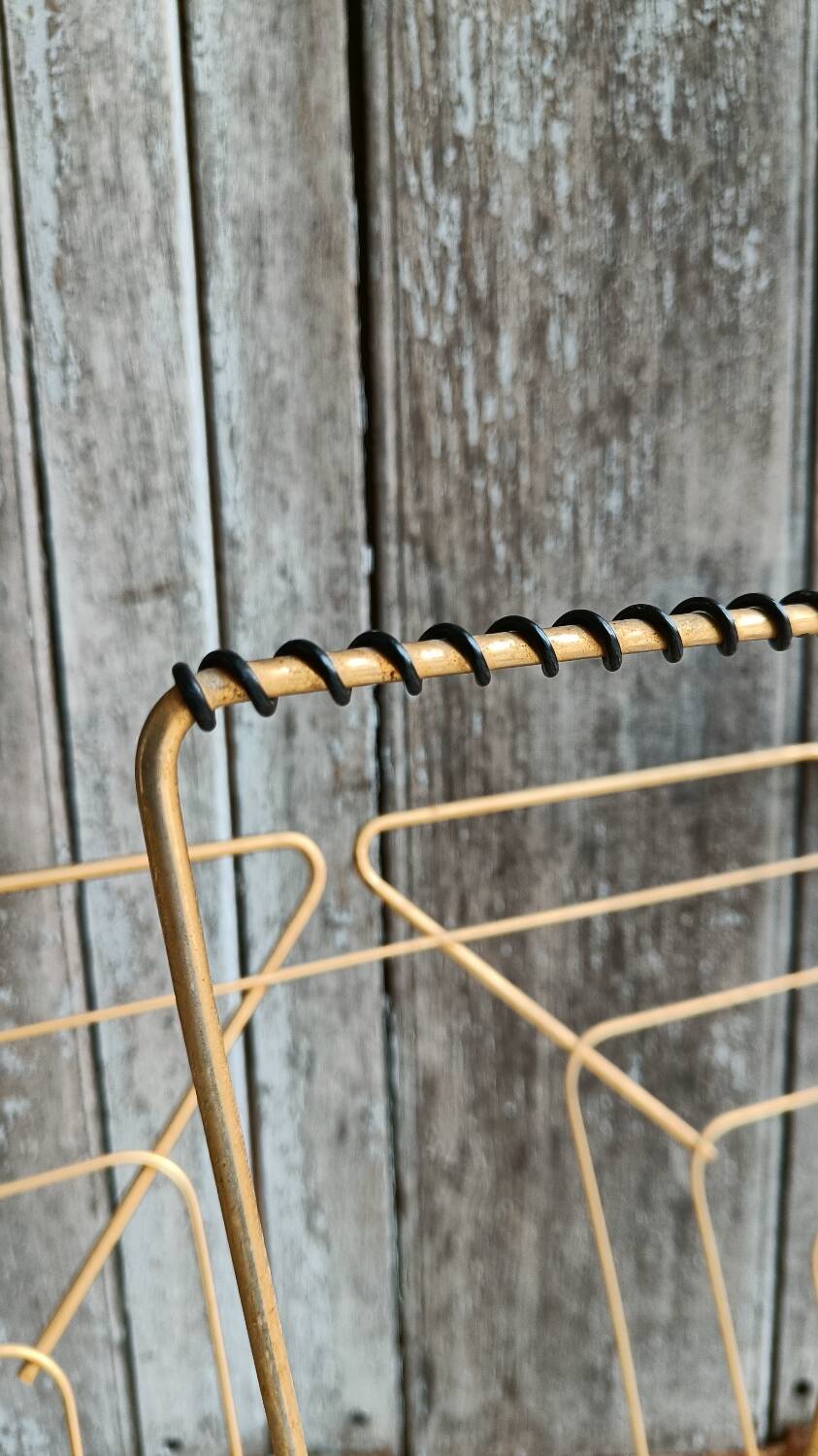 Vintage vinyl magazine rack