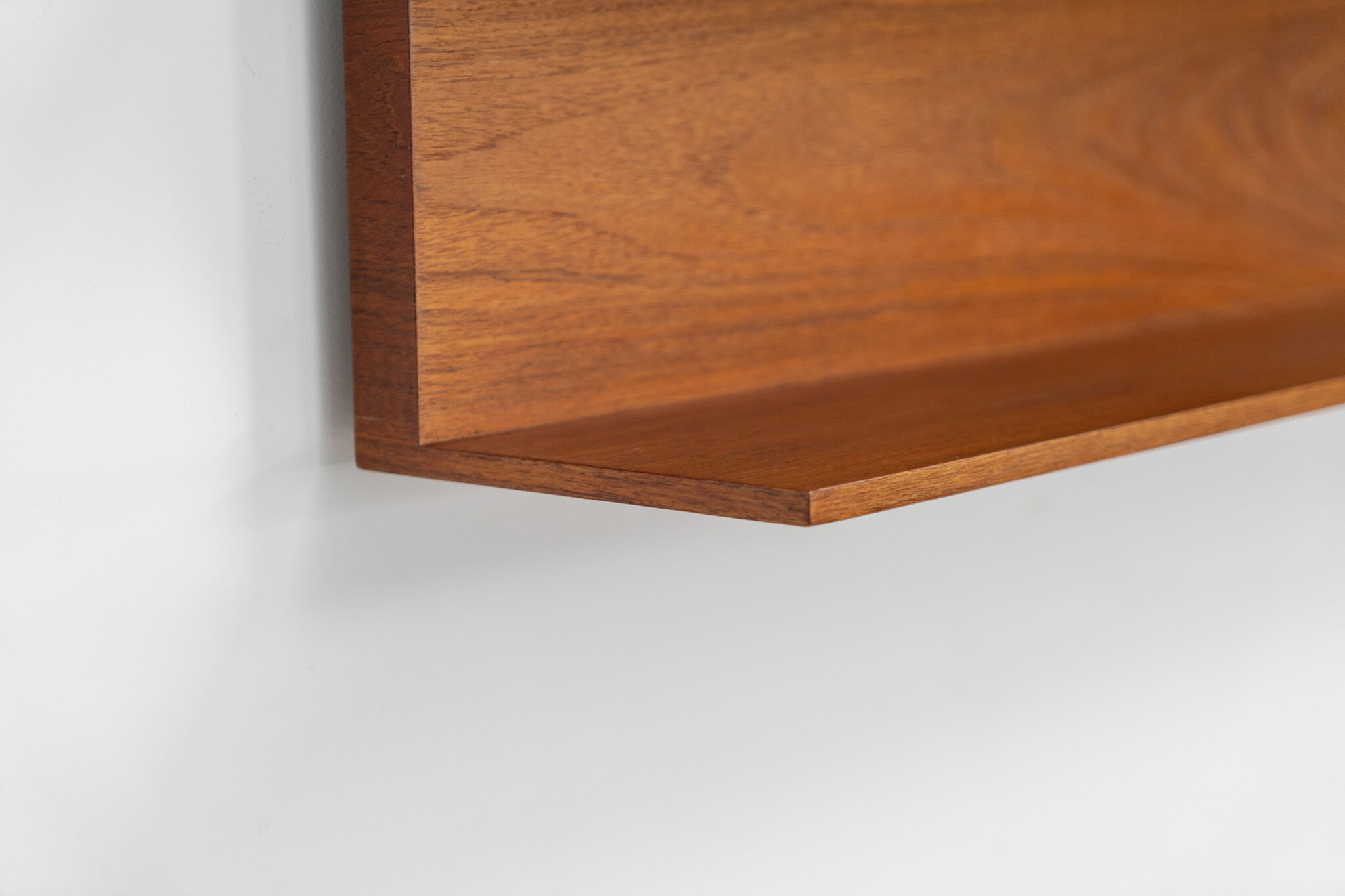 Wall shelf by Walter Wirz for Wilhelm Renz