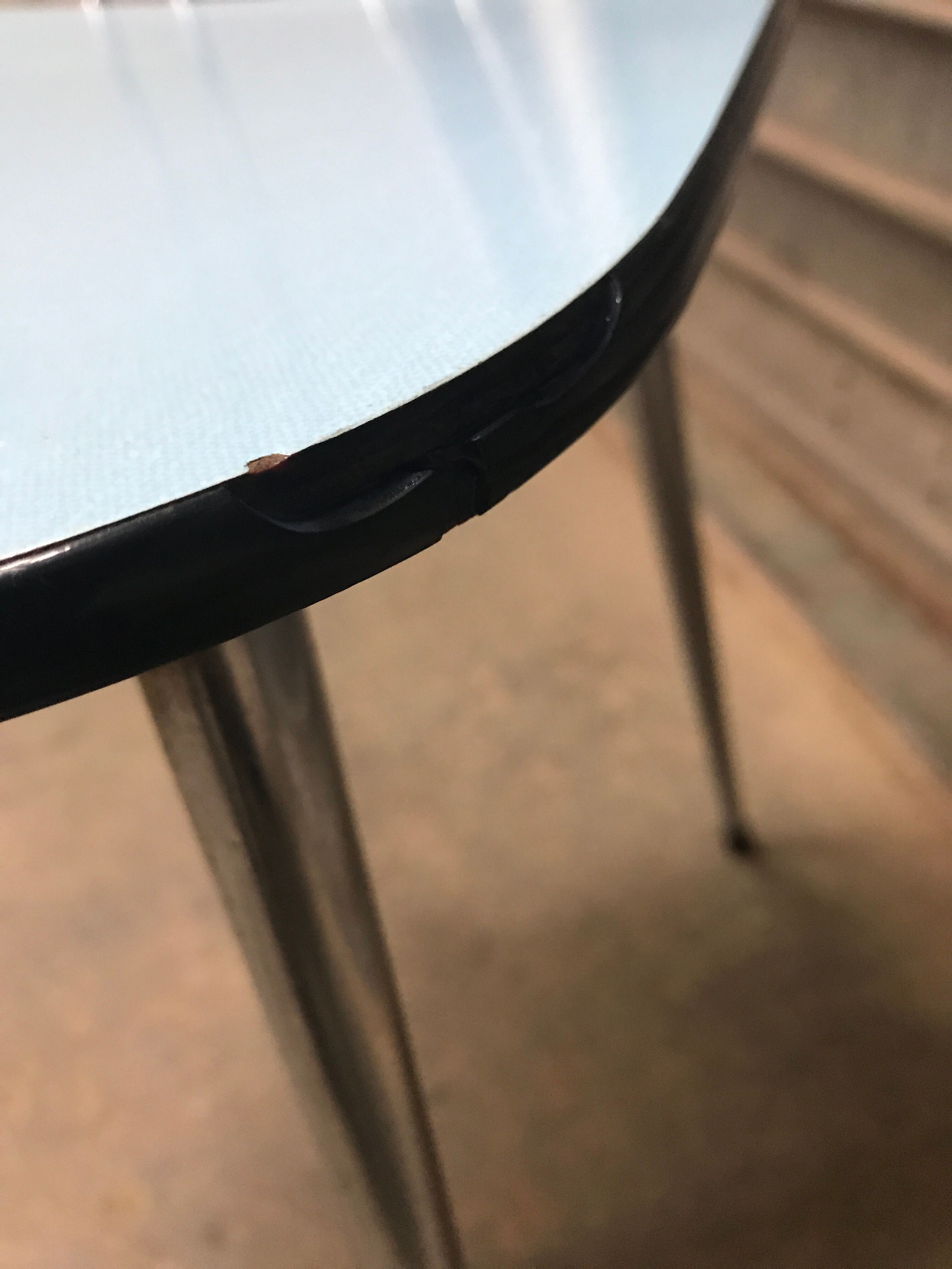 Formica feet compass chair