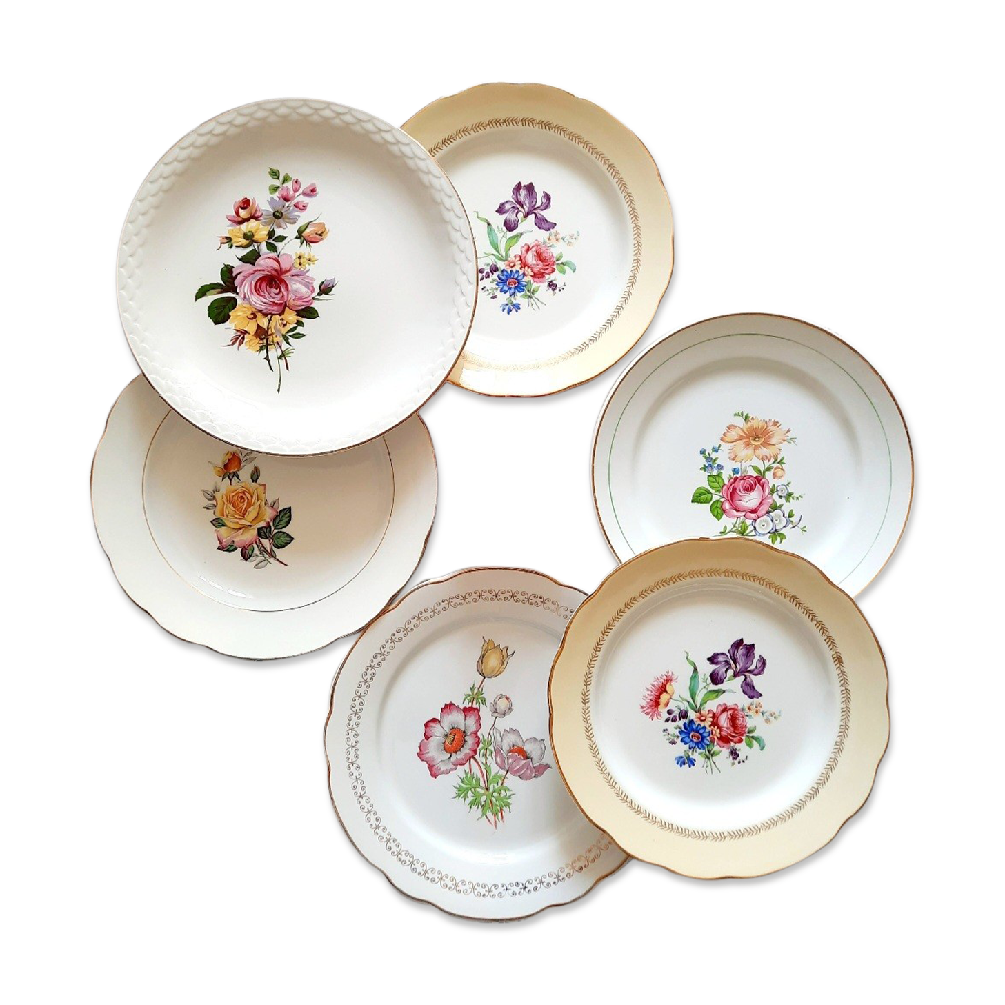 Flat earthenware plates with gilded edges