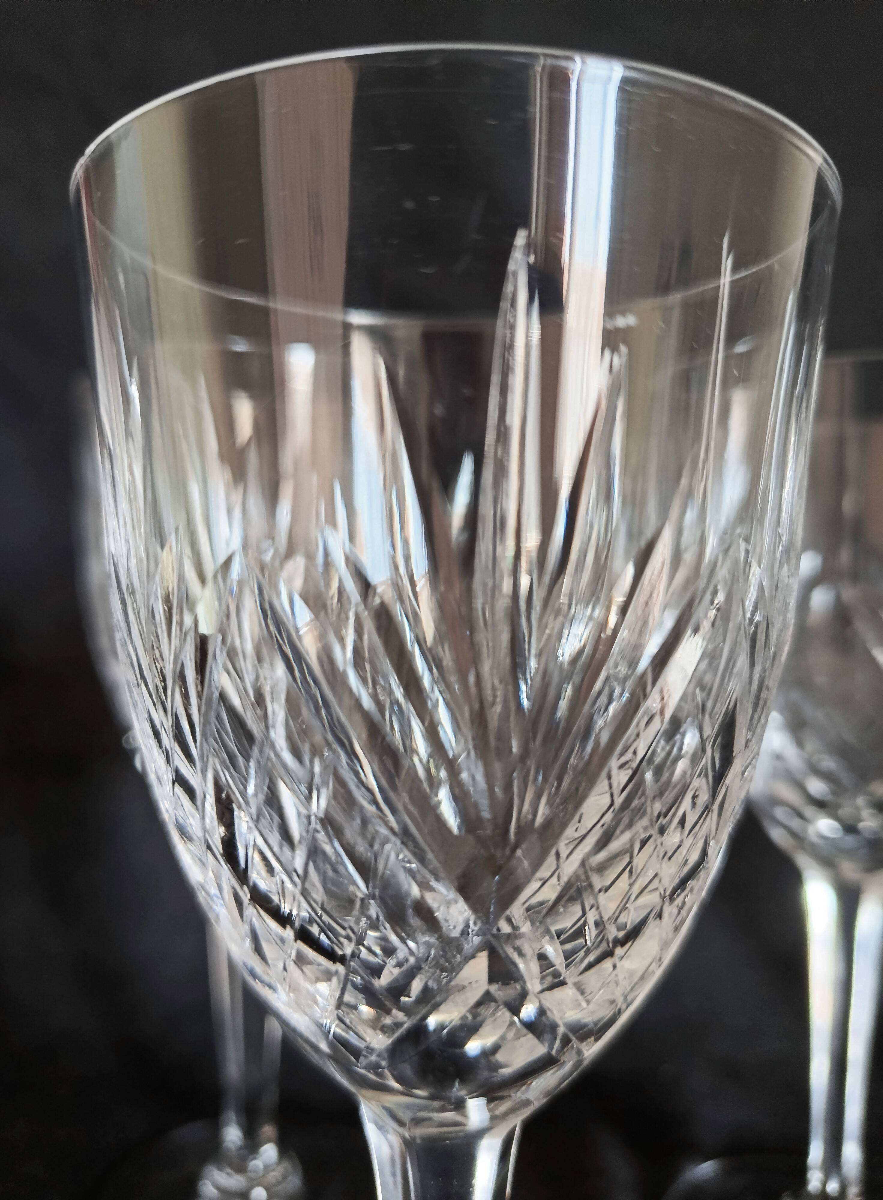 6 grands verres en cristal St Louis modèle Chantilly, non-signés