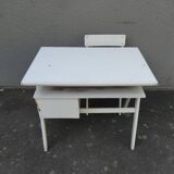 Scandinavian desk with compass legs for children