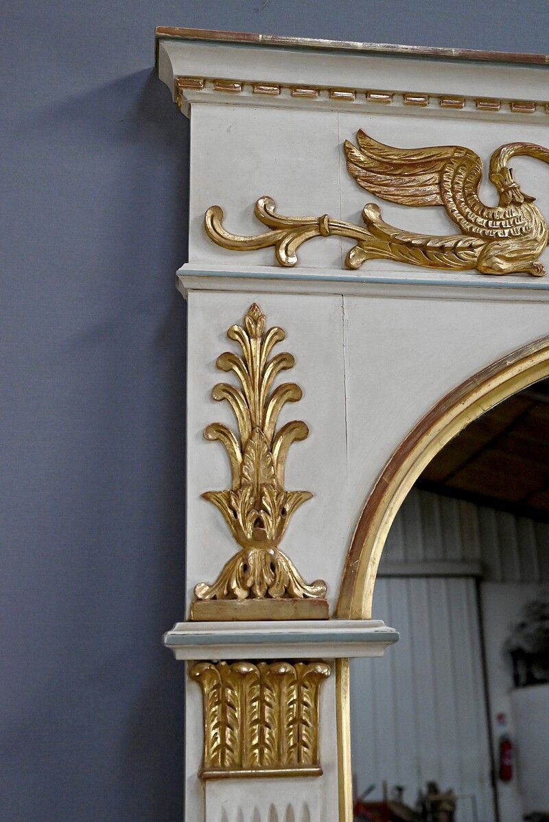 Large trumeau mirror, Directoire style – Early 20th century