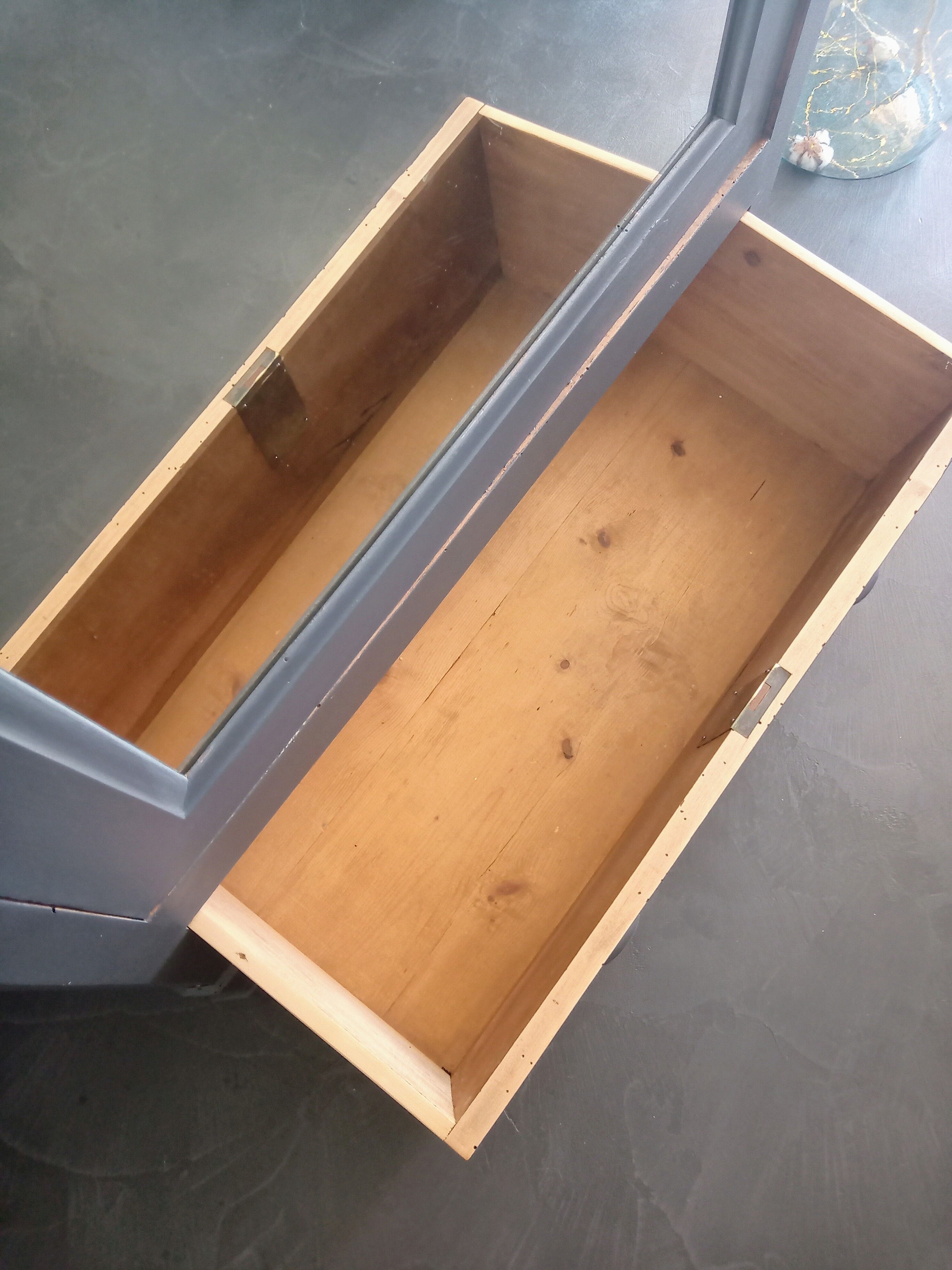 Good-looking wardrobe