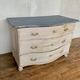 Commode galbée en chêne fin XVlllème