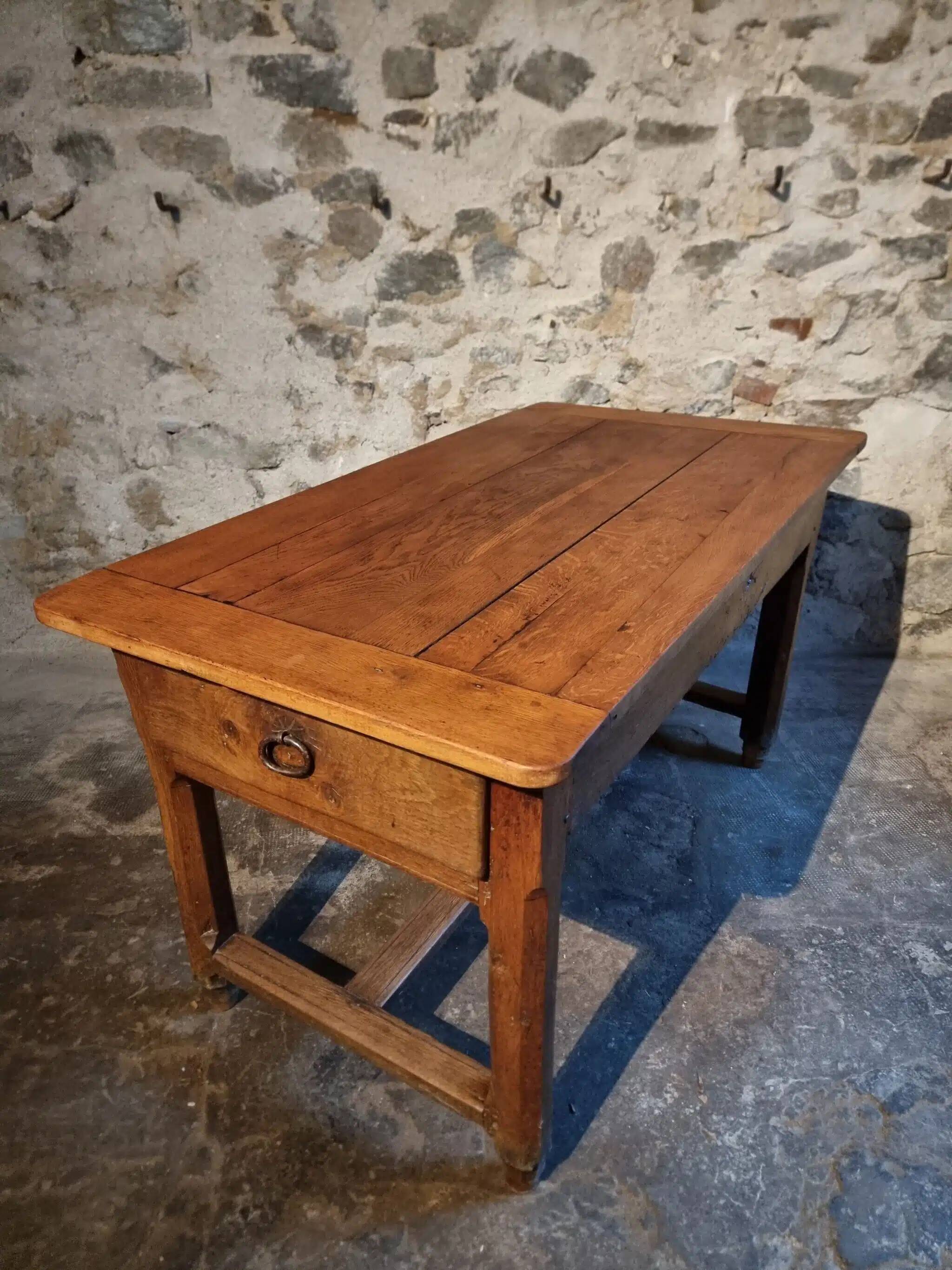 Rustic old oak table – Early 19th century