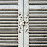 Castle shutter