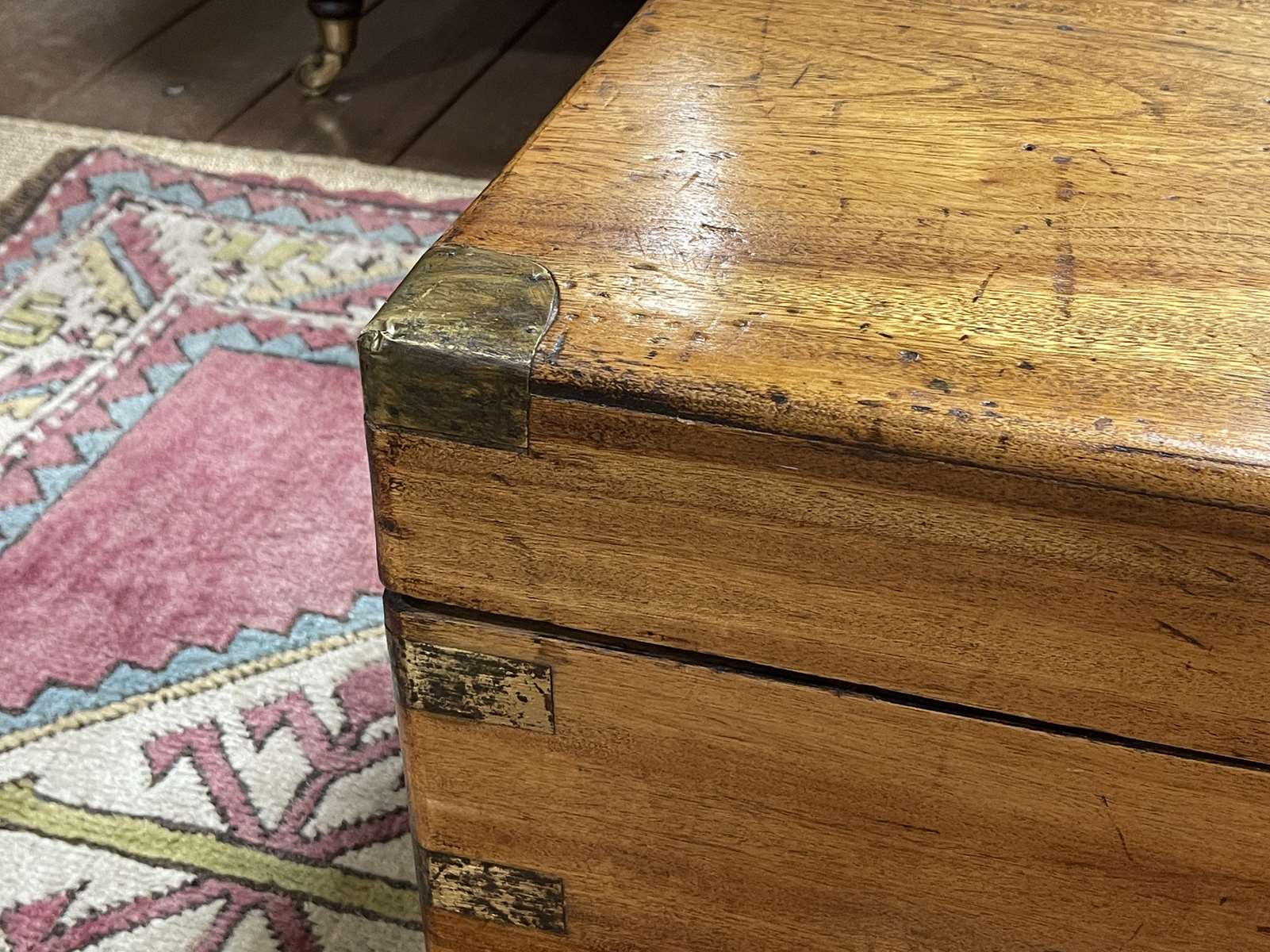 1930s English oak dressing table with beveled oval mirror