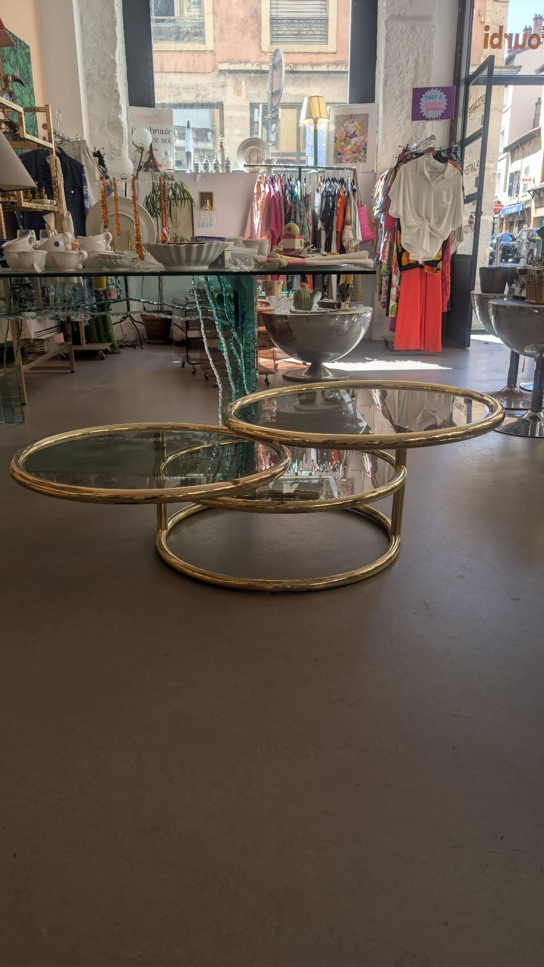 Table basse vintage pivotante