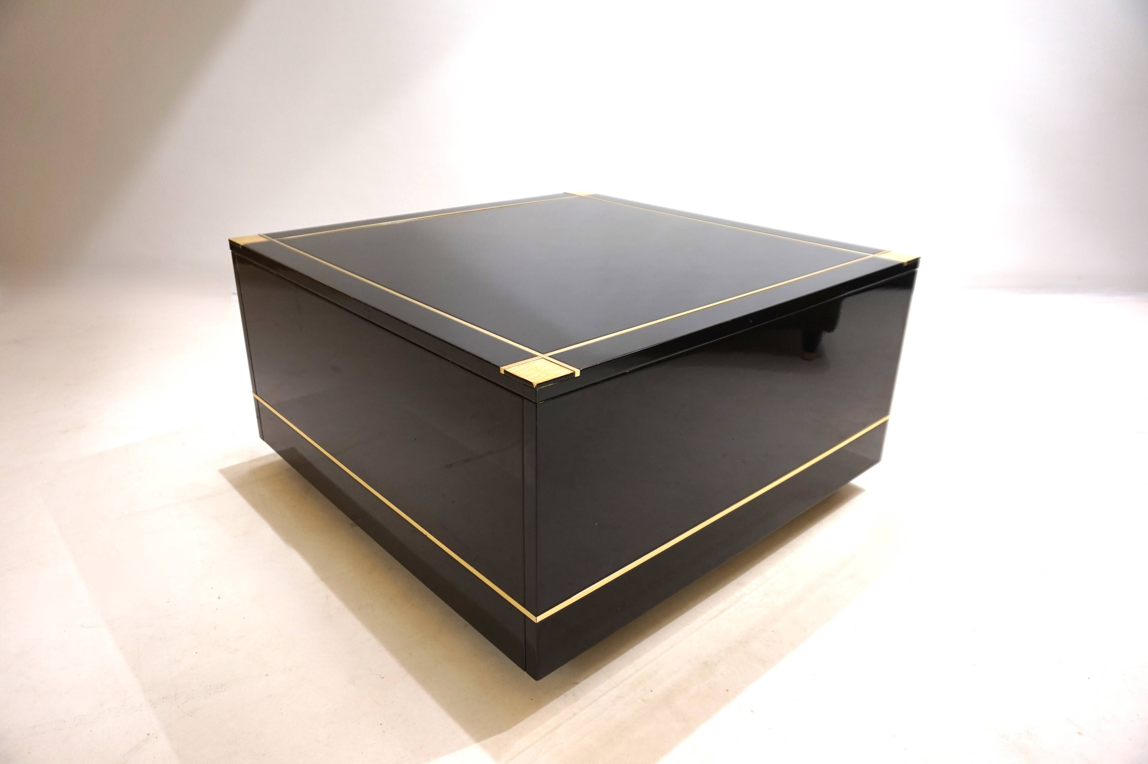 Table basse Roche Bobois attribuée à Pierre Cardin, 1970